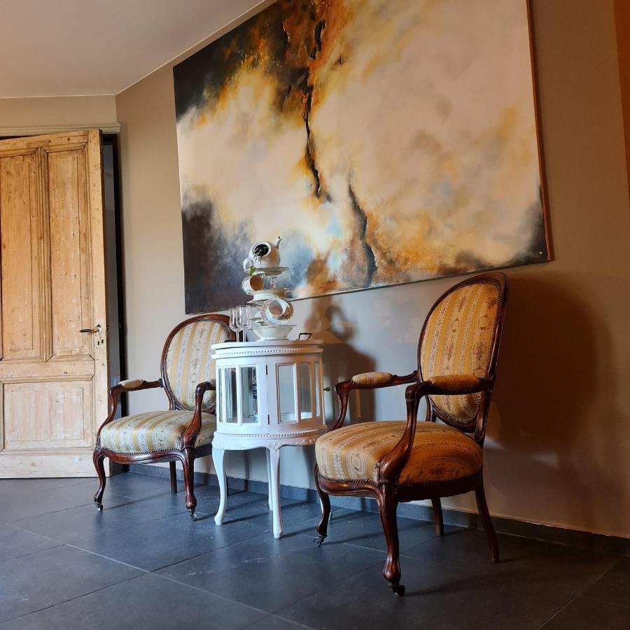 Bed & Breakfast Vet - *